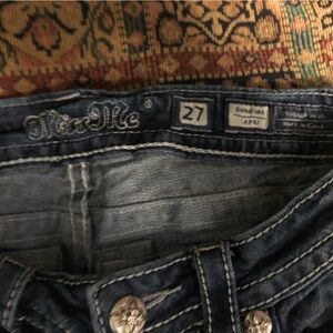 Miss Me signature capri, 27x19